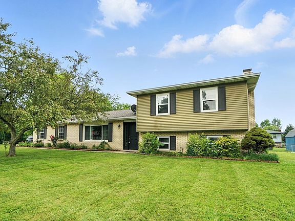 3rd image of 1 Woodbrook Ct