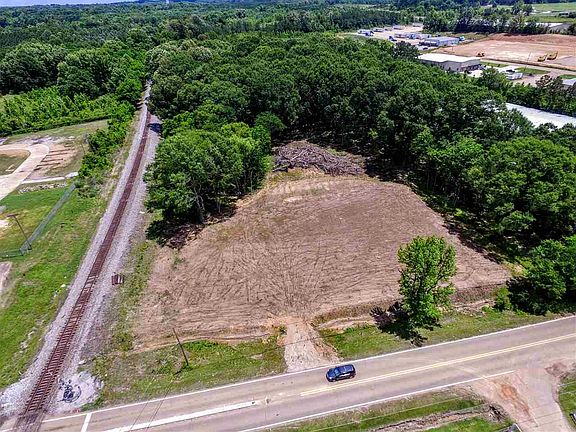 3rd image of 1106 Clinton Industrial Park Dr