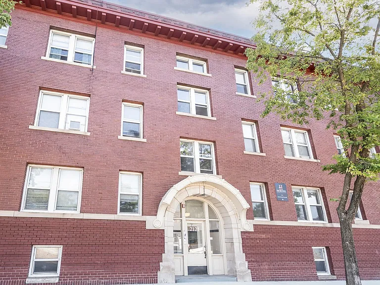 2121 Hennepin Ave S — Photo 12