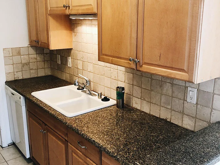 1150 Monroe Dr #B — Photo 9
