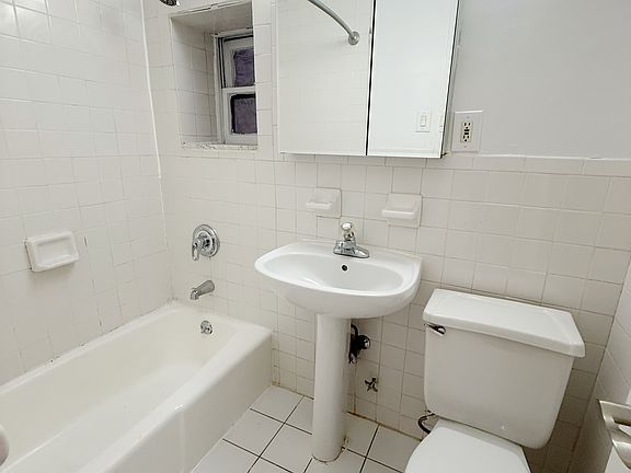 4th image of 535 3rd Ave APT 3d