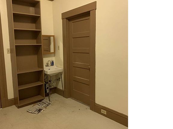 2nd image of 870 Clay St APT 104