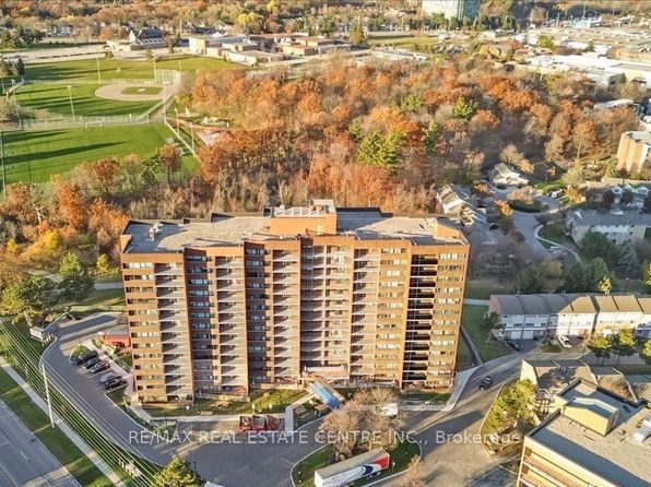 3501 Glen Erin Dr #902, Mississauga, ON L5L 2E9