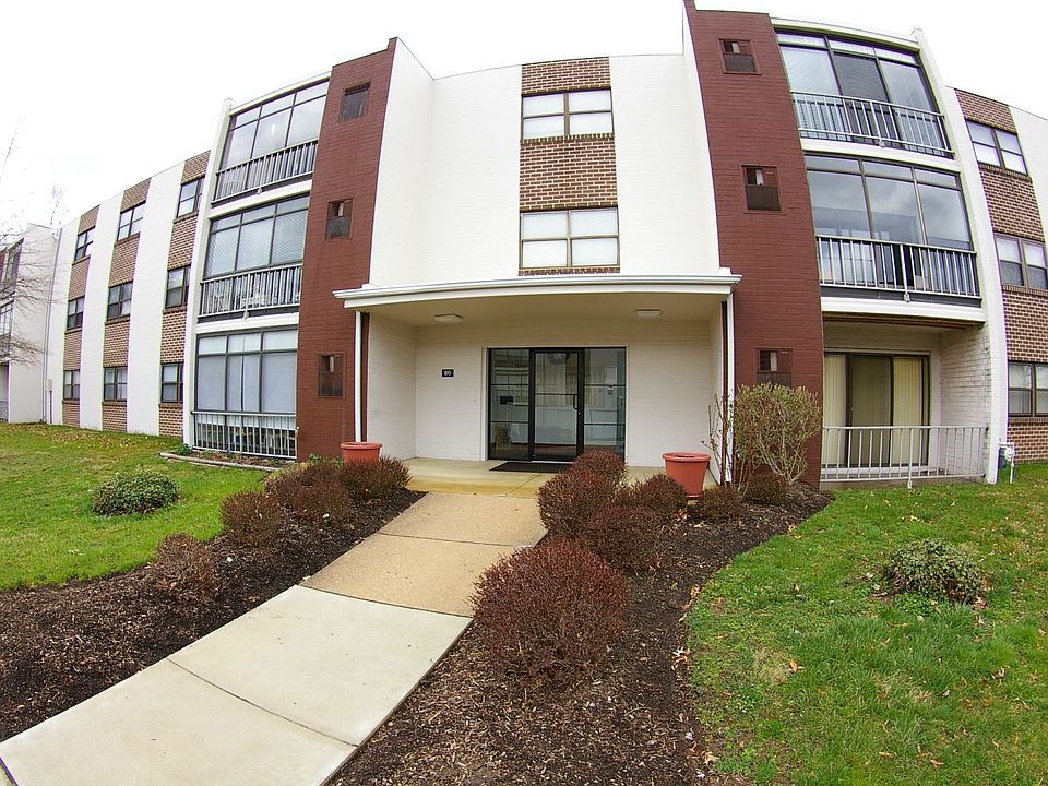 Building 80  Front Entrance