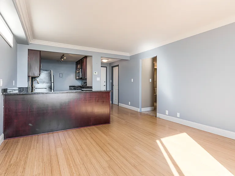 700 E 8th St #16-O — Photo 5