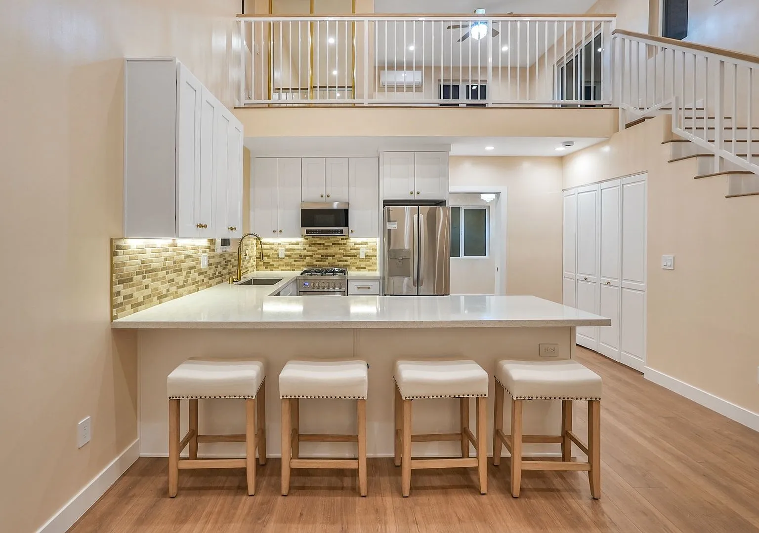 Urban Loft Living in North Hollywood Brand New 2BR/2BA — Photo 2