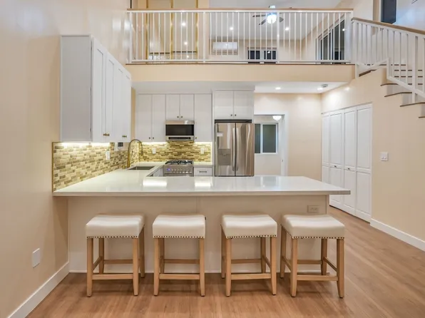 11554 Arminta St, North Hollywood, CA 91605