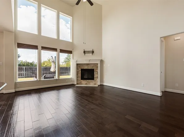 302 Daylily Dr, Wylie, TX 75098