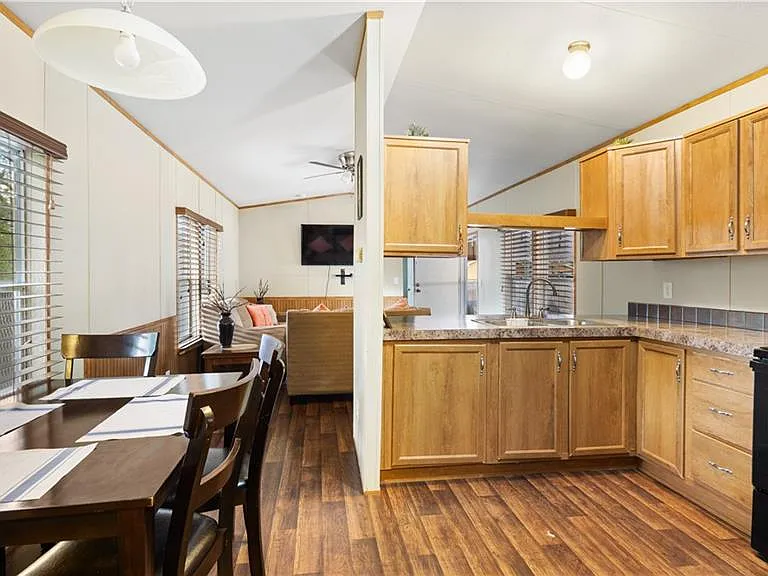 4517 W Fern Ave — Photo 4
