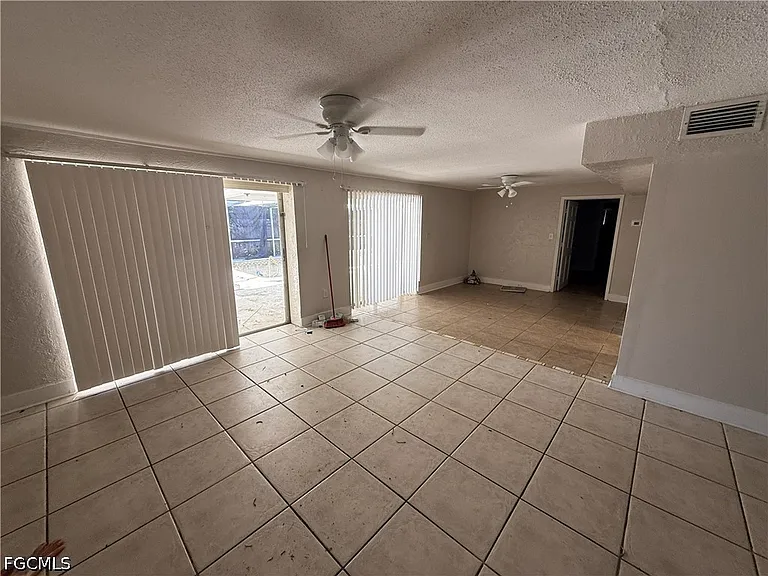 3955 Seminole Ave — Photo 9
