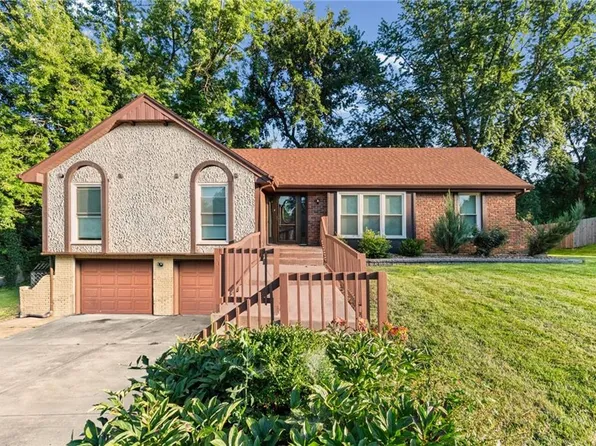 403 Kingsley Ave, Liberty, MO 64068
