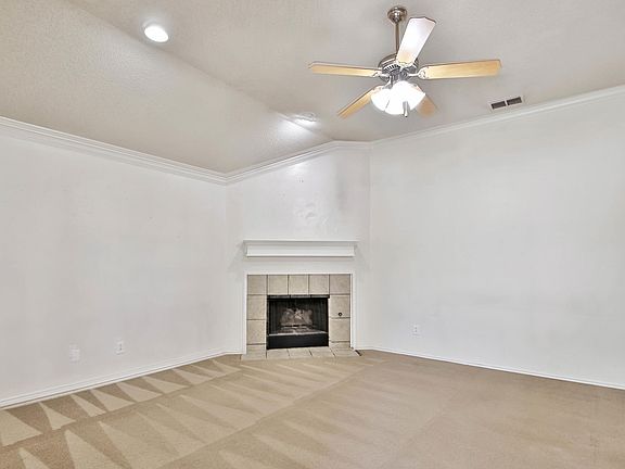 5th image of 9806 Iola Ave