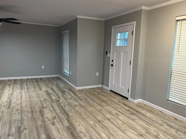 301 Edwards St — Photo 3