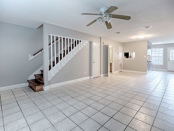 5th image of 207 Ann Cir Unit 4