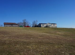 399 Calvert Ridge Rd, Westmoreland, TN 37186