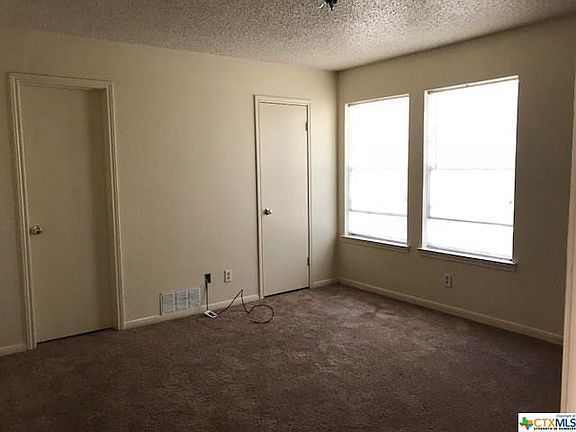3rd image of 2606 Hemlock Dr