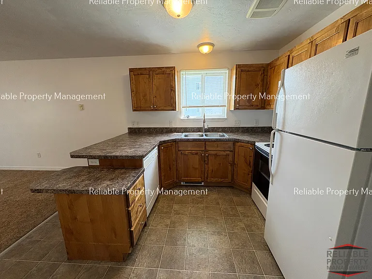 1430 Cambridge Dr #1 — Photo 3