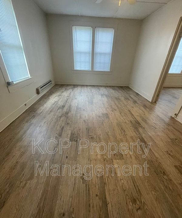 2nd image of 2111 S 17th St