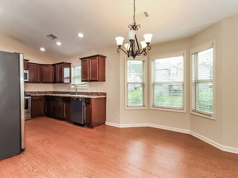 202 Comet Ct — Photo 6