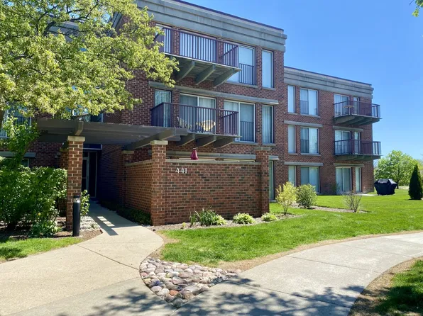 441 Kelburn Rd APT 113, Deerfield, IL 60015