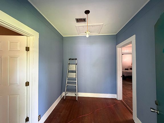 3rd image of 1206 Pine Ave