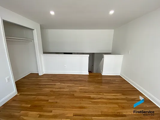 Rented by FirstService Realty (legacy) | media 12