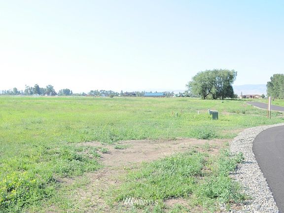 4th image of 3 xx Midfield Drive