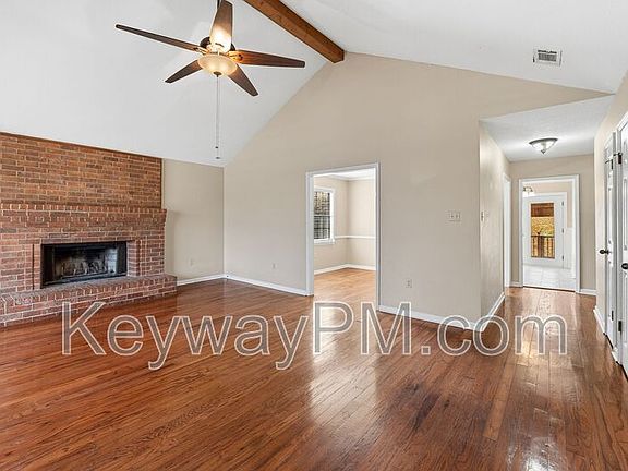 4th image of 137 Crawford Dr