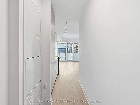 5th image of 3900 Confederation Pkwy #1002