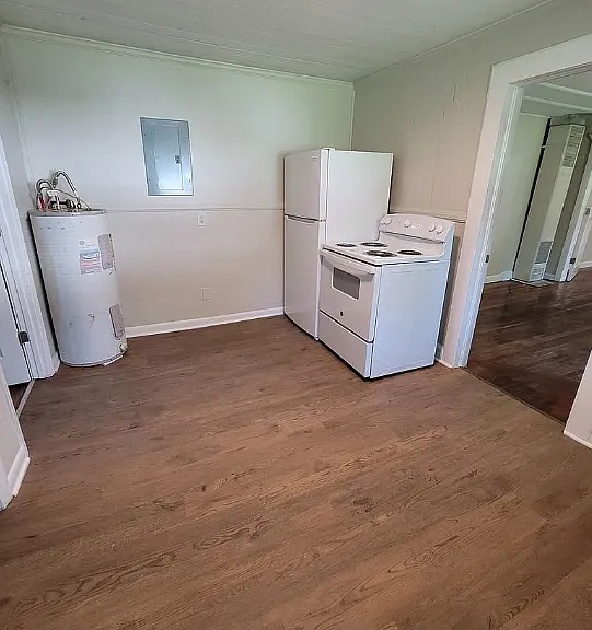 320 Amhurst Ave — Photo 3