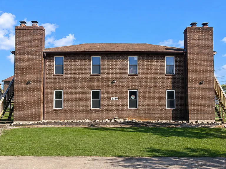 2810 Frontier Ct — Photo 7