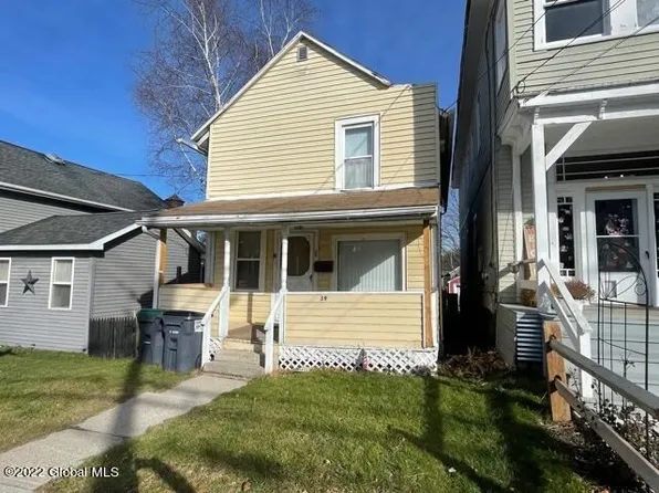 39 Mechanic St, Hoosick Falls, NY 12090