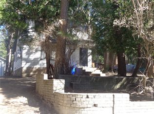 863 Big Oak Rd, Crestline, CA 92325