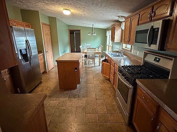 3rd image of 9651 Doyle Rd