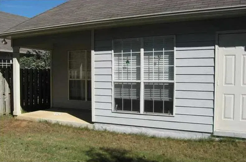 437 Tocoa Rd — Photo 2