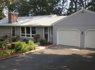 24 Fishs Ln, Warwick, RI 02886