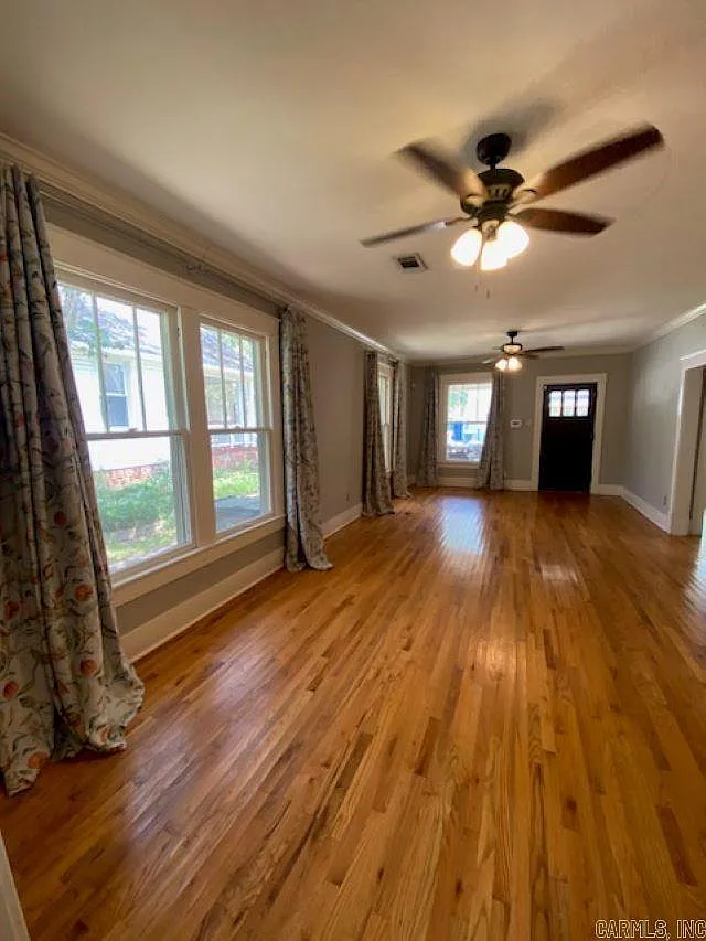 2 bed, 1.0 bath, 1327 sqft, $1,695 — Photo 4