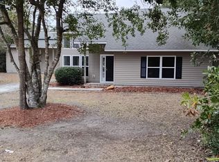 212 Oak Grove Cir, Hubert, NC 28539