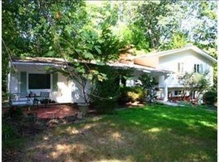 233 Knollwood Dr, Chapel Hill, NC 27514