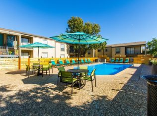 1001 Harvey Rd #136, College Station, TX 77840