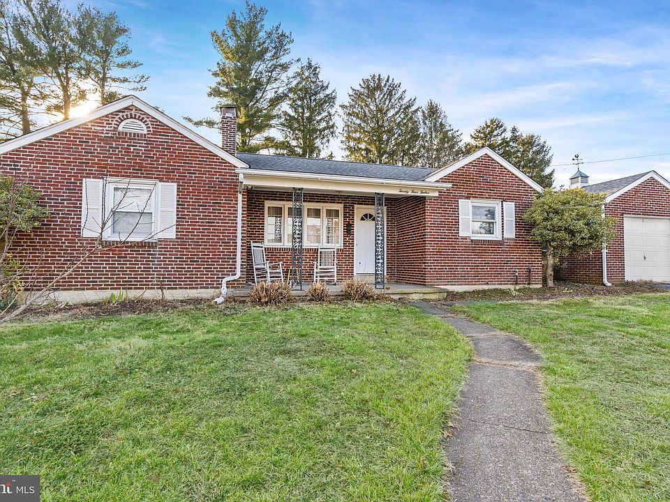 1st image of 2412 Tapley Ln