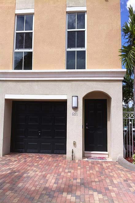 1st image of 651 Casa Loma Blvd
