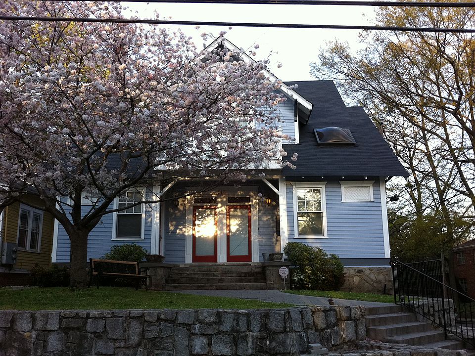 Front of house. This apartment enters between the 2 homes and thus has great access to the parking space in back.