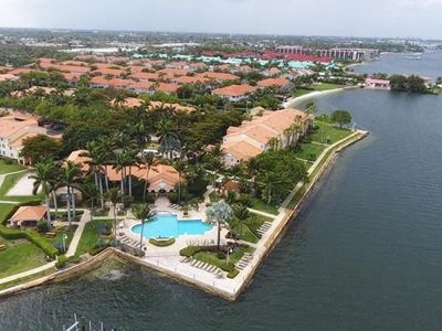160 Yacht Club Way APT 102, Hypoluxo, FL, 33462