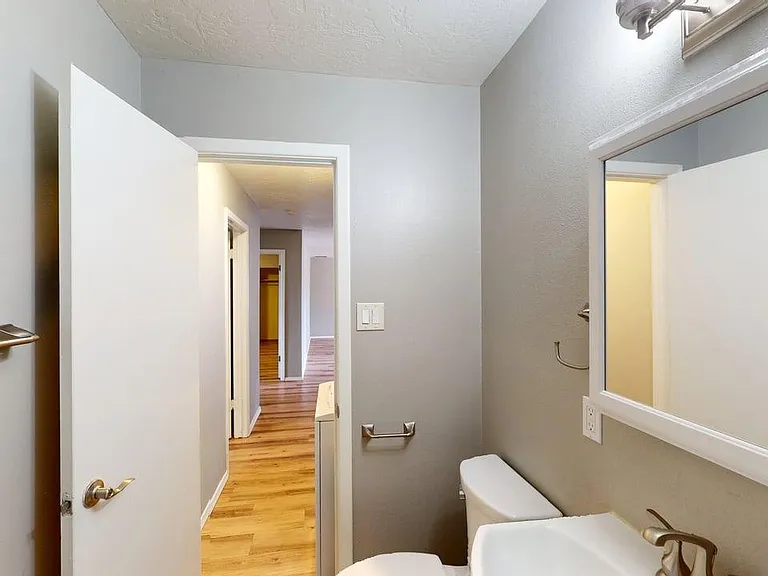 Contemporary, Loaded 2 Bed 2 Bath Apartment on Conchas Park — Photo 31