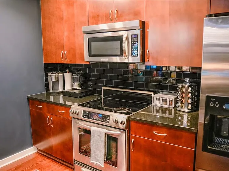 400 W Peachtree St NW #2006 — Photo 7
