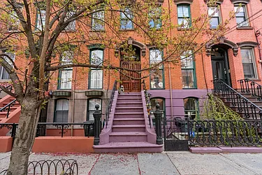 225 8th Street