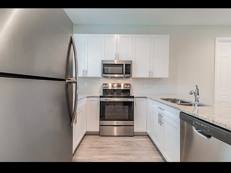 1614 E Mulberry Dr — Photo 6