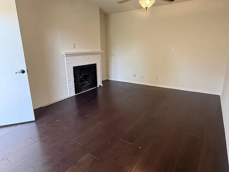 10481 Riverside Dr #10481 — Photo 16