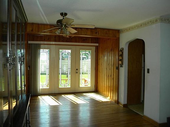 5th image of 2553 1st Ave E